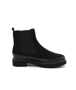 Karston Olivia