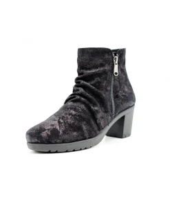 Paula Urban 16302