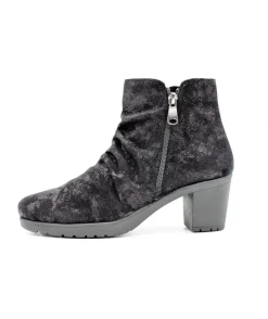 Paula Urban 16302