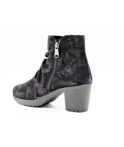 Paula Urban 16302