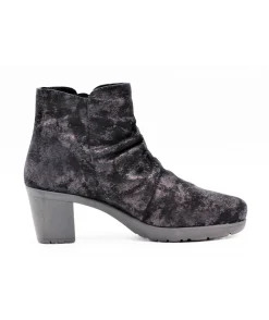 Paula Urban 16302