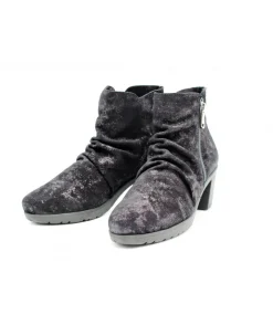 Paula Urban 16302