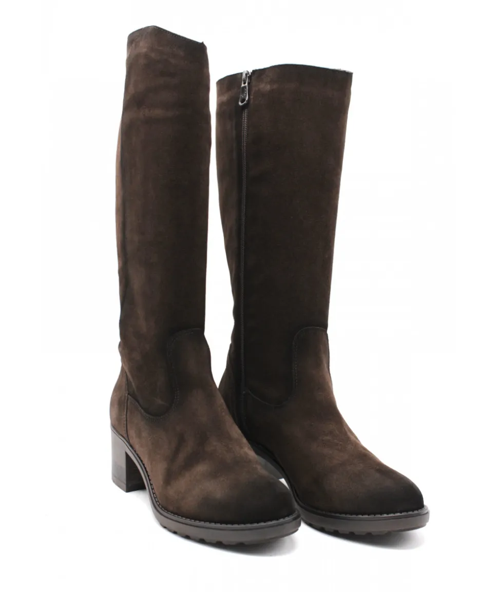 Paula Urban 8-1170